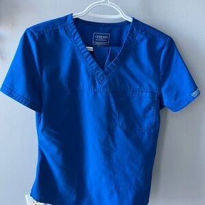 Very gently worn royal blue Cherokee scrubs! Super comfy jogger style bottoms.